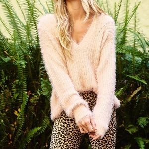 ✨CES FEM CREAM FUZZY KNIT SWEATER
